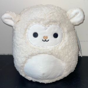 NEW 8” Sophie fuzzy Lamb heart nose squishmallow cracker barrel squishmallows